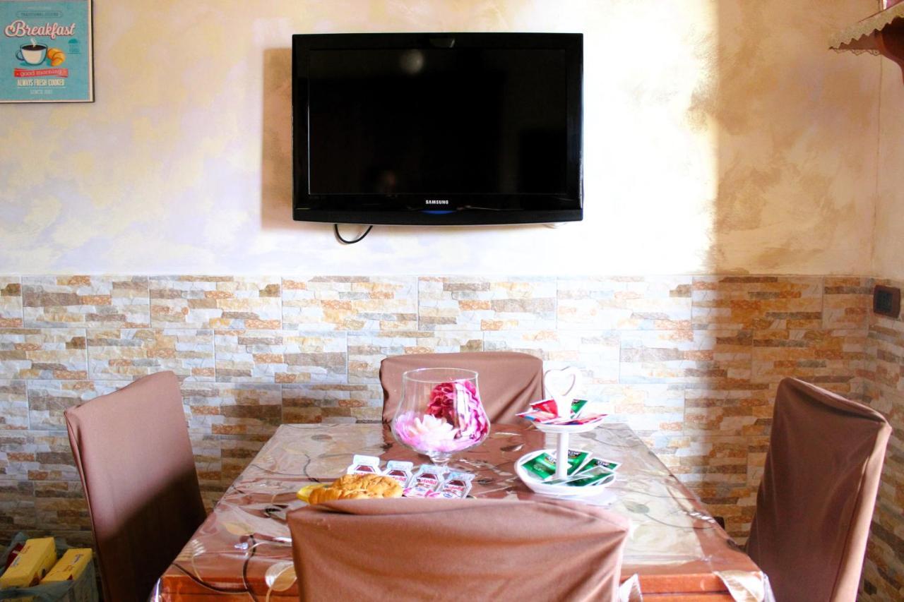 Pulcinella 2 *